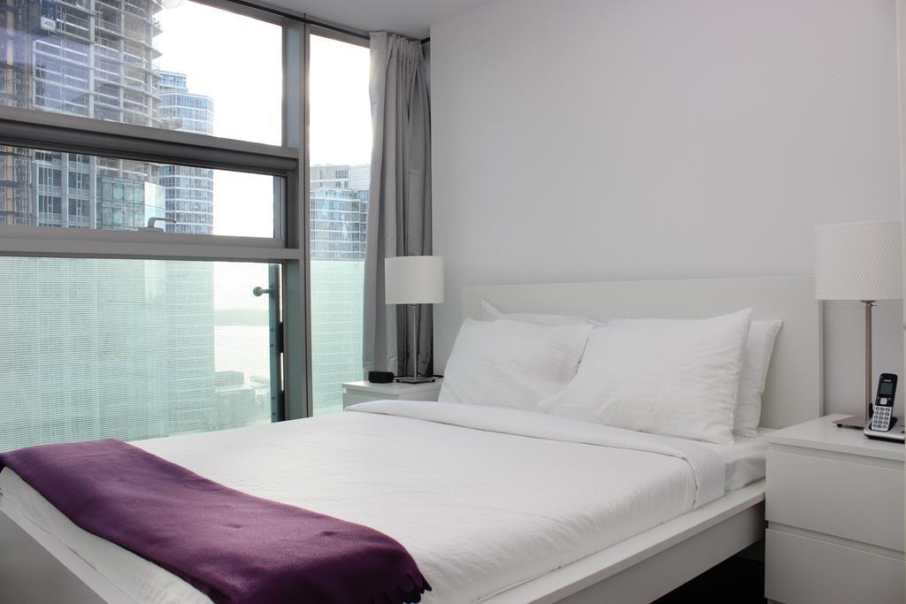 Atlas Suites- Furnished Apartments-College Street, Toronto Exterior foto